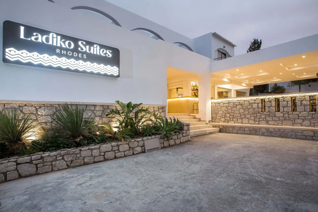 ladiko-suites-at-night